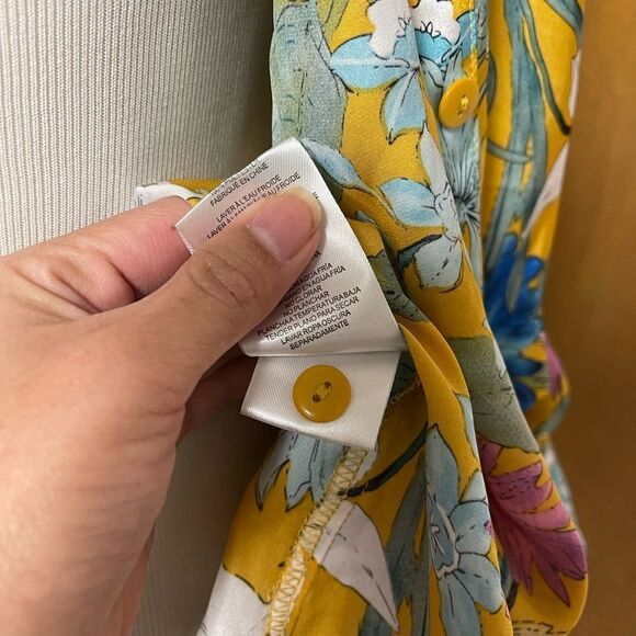 RD & Koko Floral Shirred Long Sleeve V-Neck Top - Picture 3 of 10